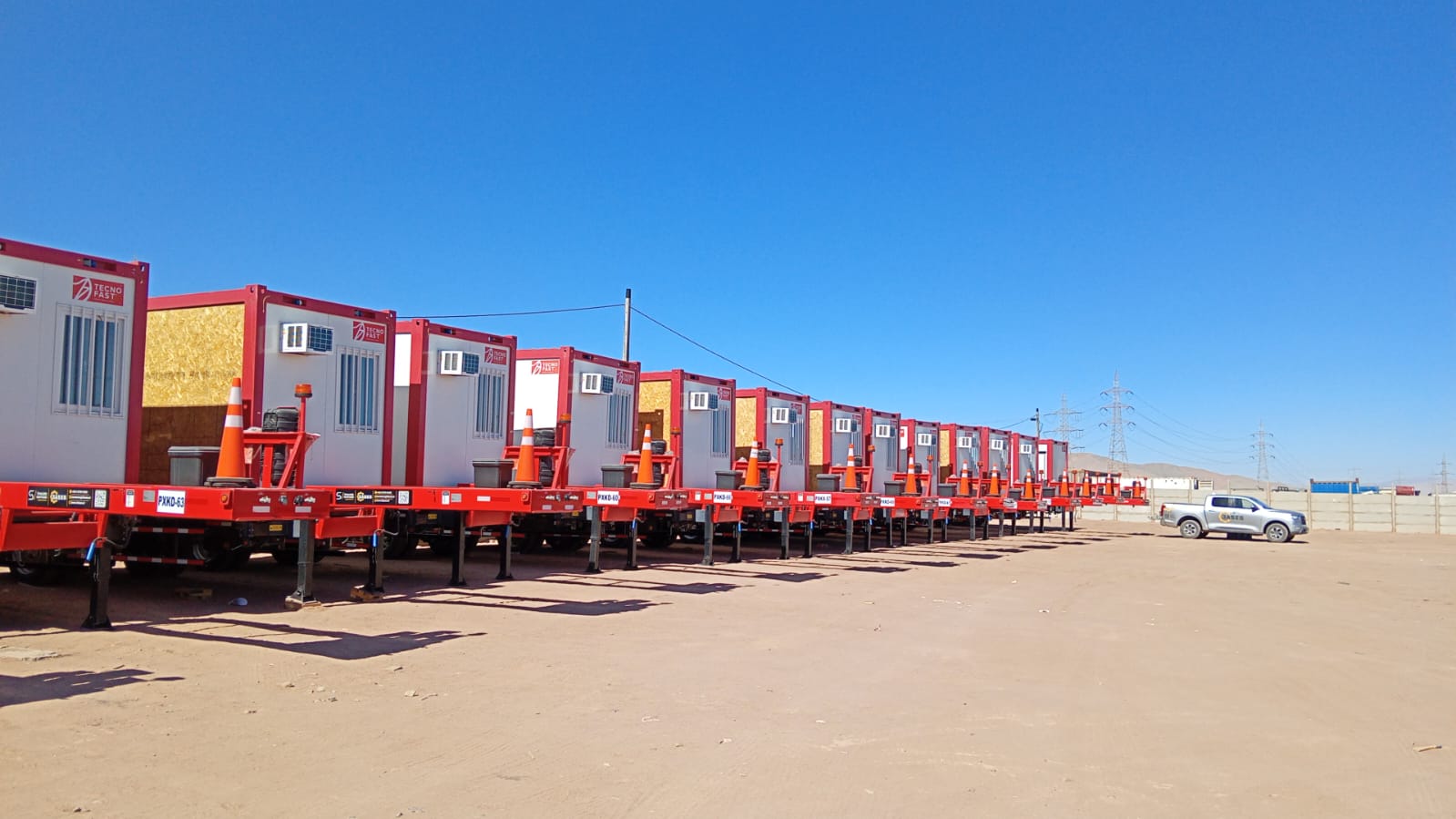 Flota de semirremolques portamódulos en terreno